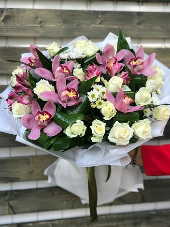 Букет цветов из: Розы и Хризантемы в Армавире