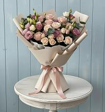 Букет цветов из:  Розы и Лизиантусы в Армавире