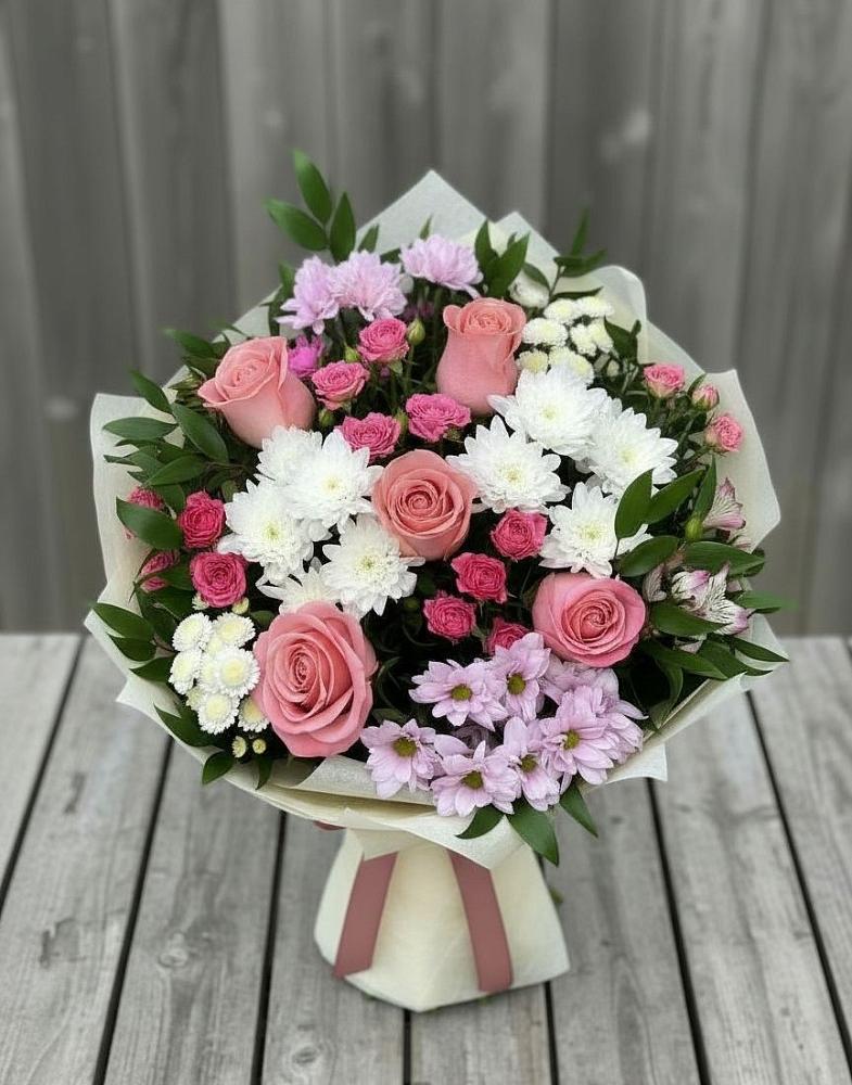 Букет цветов из: Альстромерии, Гвоздики, Розы и Хризантемы в Армавире