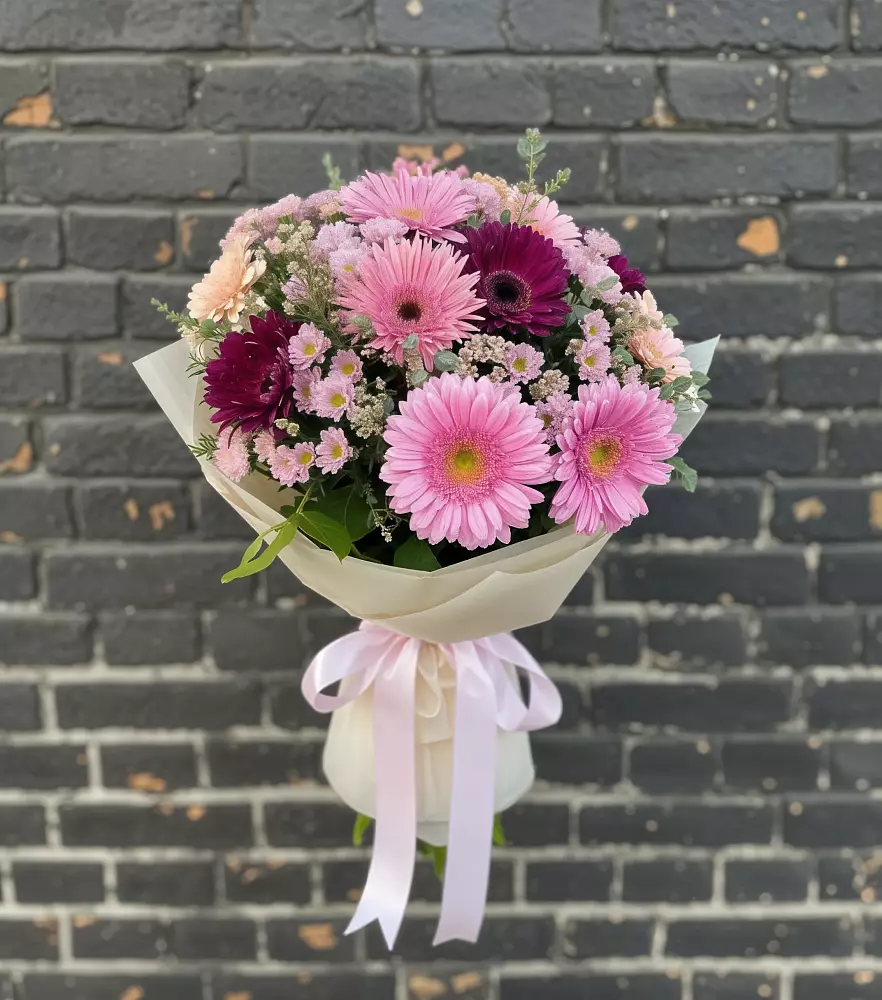Букет цветов из: Герберы и Хризантемы в Армавире