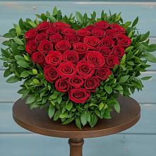 Цветочная композиция из Розы в виде сердца в Армавире