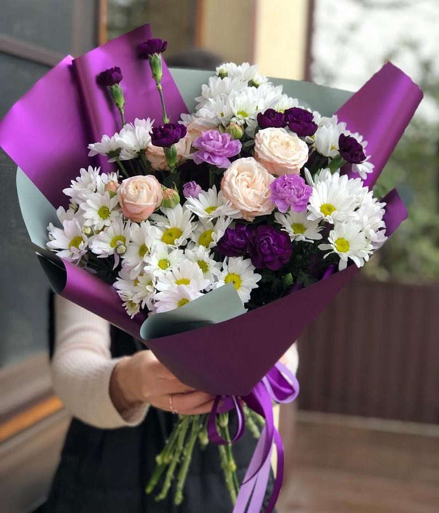 Букет цветов из: Хризантемы, Гвоздики и Розы в Армавире
