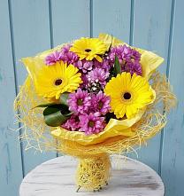 Букет цветов из:  Хризантемы и Герберы в Армавире