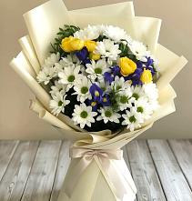 Букет цветов из:  Ирисы, Хризантемы и Розы #REPLACE_PRED# Армавире