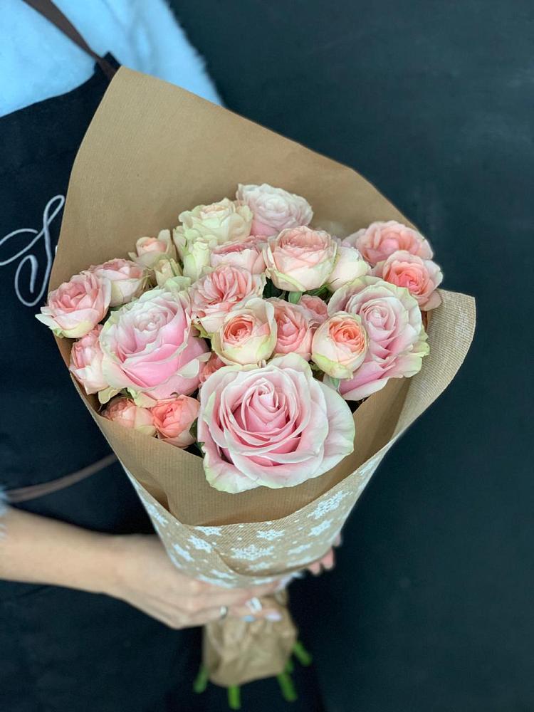 Букет цветов из: Хризантемы и Розы в Армавире