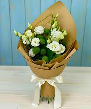 Букет цветов из:  Хризантемы и Лизиантусы в Армавире