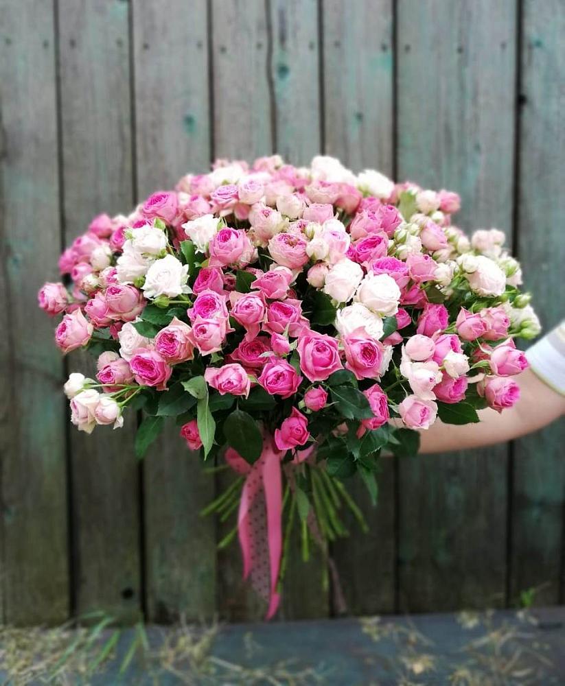 Букет Розовые кустовые розы Натали и Лав Лидия в Армавире