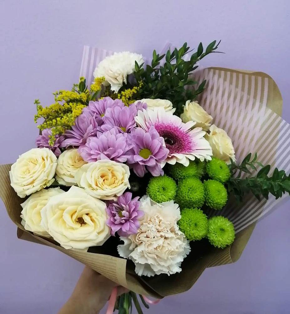 Букет цветов из: Хризантемы, Розы, Гвоздики и Герберы в Армавире