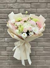 Букет цветов из:  Гвоздики, Розы, Лизиантусы и Хризантемы в Армавире