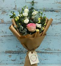 Букет цветов из:  Розы и Лизиантусы в Армавире